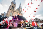 11/11 Onder de torens